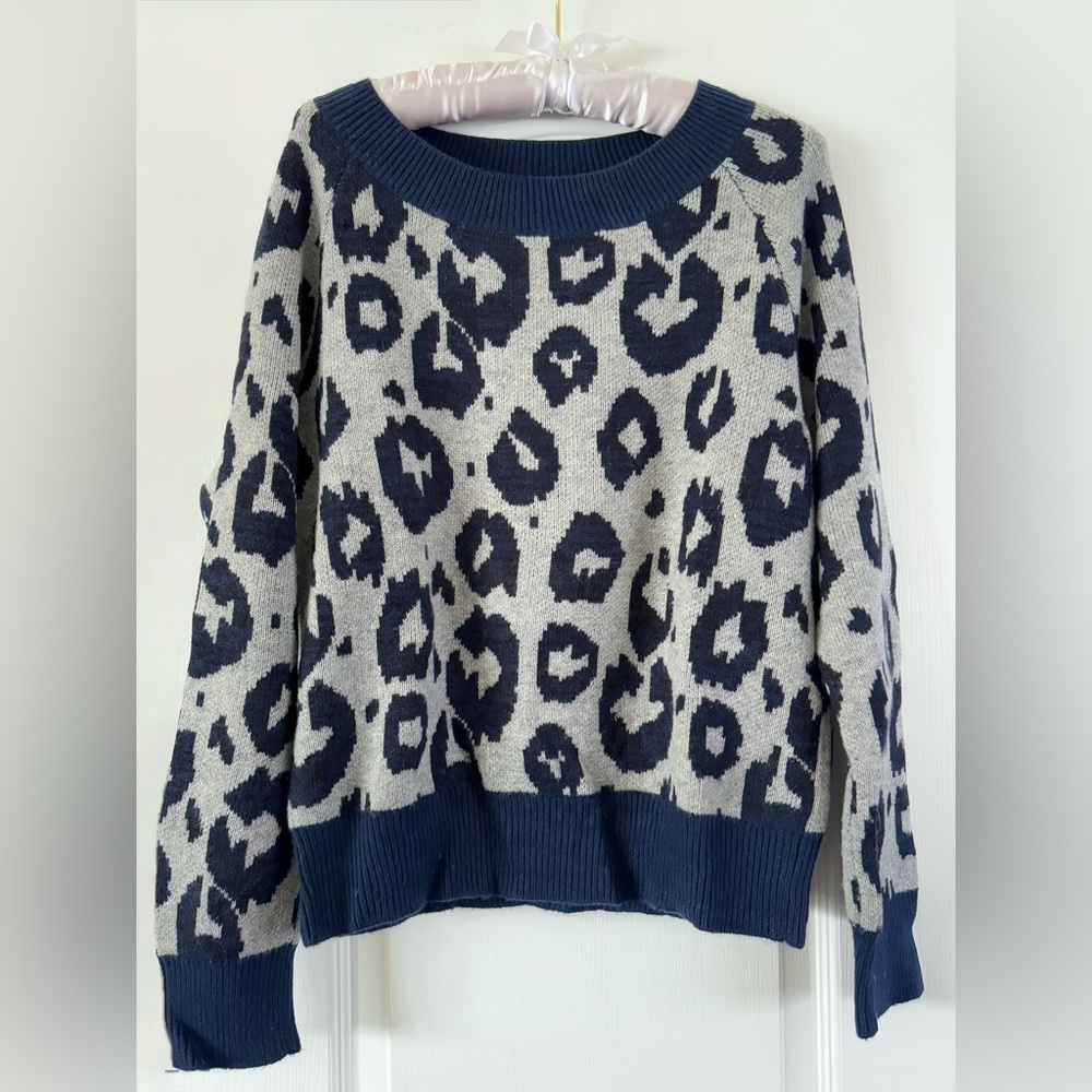 Wool-blend GAP Sweater- Gray w/ Navy Leopard Print